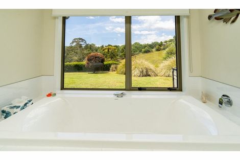 Photo of property in 20 Access Heights, Kerikeri, 0230