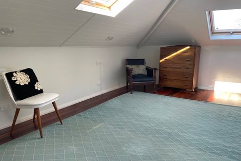 Photo of property in 87 Maungaraki Road, Korokoro, Lower Hutt, 5012