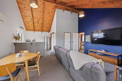 Photo of property in 2/11 Hosking Place, Clarks Beach, 2122