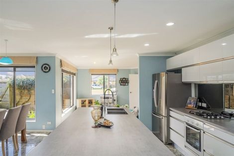 Photo of property in 4 Oribi Place, Whitianga, 3510