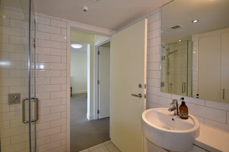 Photo of property in The Capital, 370 Oriental Parade, Oriental Bay, Wellington, 6011