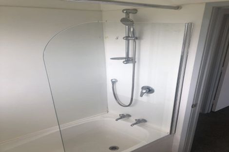 Photo of property in 1/1 Corrella Road, Belmont, Auckland, 0622