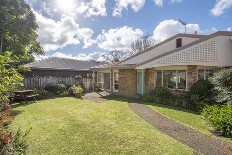 Photo of property in 2/9 Alma Road, Milford, Auckland, 0620