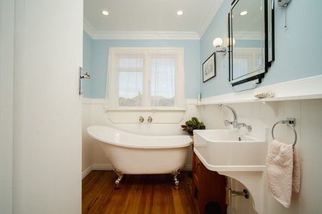 Photo of property in 70 Aberdeen Road, Saint Clair, Dunedin, 9012