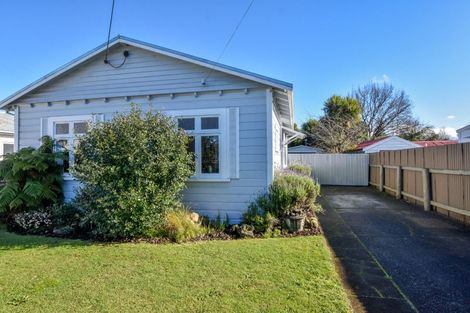 Photo of property in 214 High Street South, Carterton, 5713