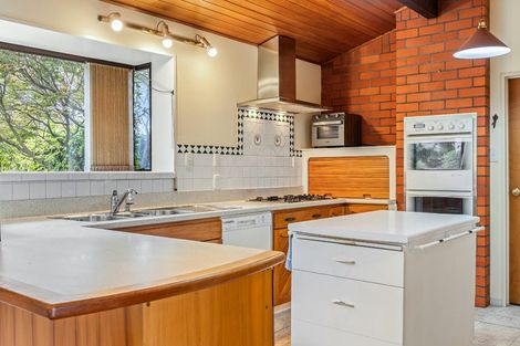 Photo of property in 2 Kent Lodge Avenue, Avonhead, Christchurch, 8042