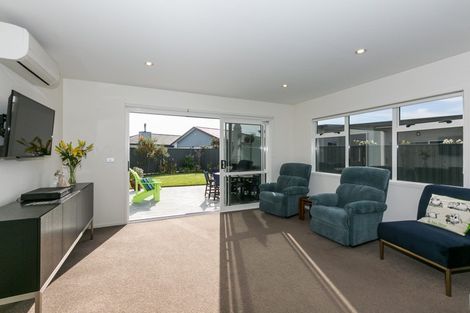 Photo of property in 5 Waitaki Way, Poraiti, Napier, 4112