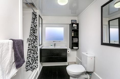 Photo of property in 48 Crownhill Street, Spotswood, New Plymouth, 4310