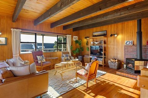 Photo of property in 11 Waiheke Street, Waikanae Beach, Waikanae, 5036