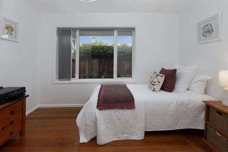 Photo of property in 8 Ladbrokes Place, Fendalton, Christchurch, 8052