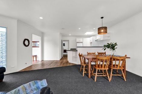 Photo of property in 15a Bulteel Street, New Plymouth, 4310