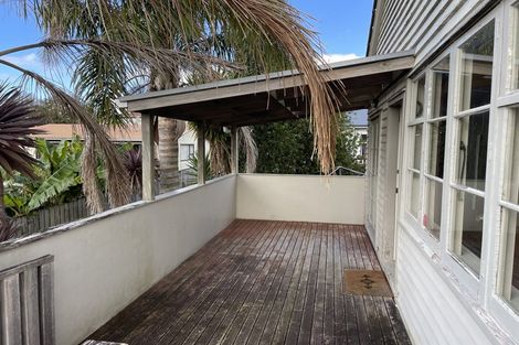 Photo of property in 17 Blacklock Avenue, Henderson, Auckland, 0612