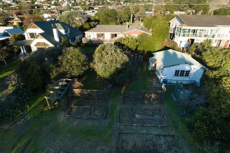 Photo of property in 16 Huia Street, Waikanae, 5036