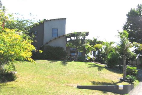 Photo of property in 1/19 Saddleback Rise, Murrays Bay, Auckland, 0630