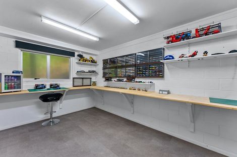 Photo of property in 1/14 Sunward Rise, Glenfield, Auckland, 0629