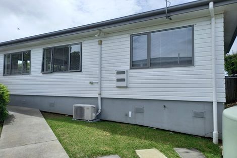 Photo of property in 45 Sylvan Crescent, Te Atatu South, Auckland, 0610