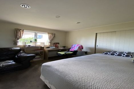 Photo of property in 33a Cedar Heights Avenue, Massey, Auckland, 0614