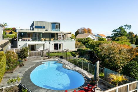 Photo of property in 142 Lake Crescent, Hamilton Lake, Hamilton, 3204