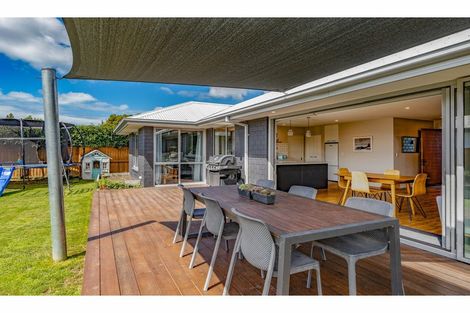 Photo of property in 8 Polish Settlers Place, Marshland, Christchurch, 8083