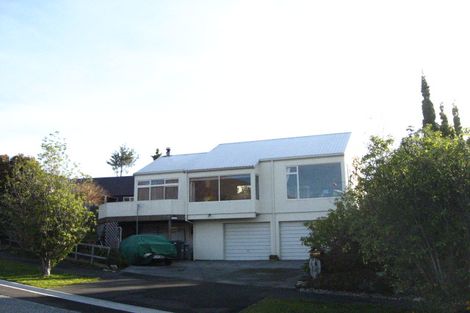 Photo of property in 43 Cedar Drive, Kelvin Heights, Queenstown, 9300