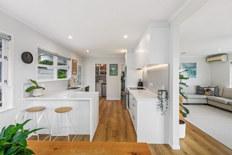 Photo of property in 1/21 Deuxberry Avenue, Northcote, Auckland, 0627