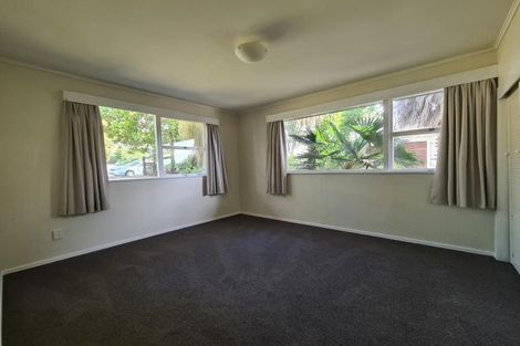 Photo of property in 10 Weatherly Road, Torbay, Auckland, 0630