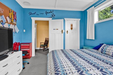 Photo of property in 77 Govett Avenue, Frankleigh Park, New Plymouth, 4310