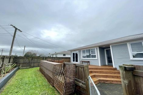 Photo of property in 12 Karaka Street, Merrilands, New Plymouth, 4312