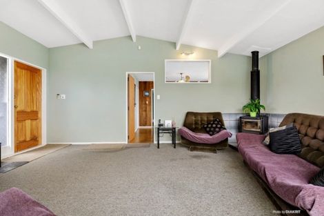 Photo of property in 9 Turville Crescent, Newlands, Wellington, 6037