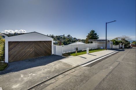 Photo of property in 12 Hadfield Terrace, Bluff Hill, Napier, 4110