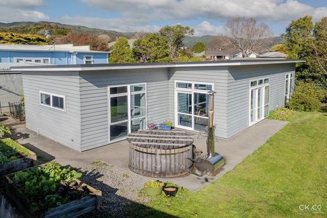 Photo of property in 90b Stokes Valley Road, Stokes Valley, Lower Hutt, 5019