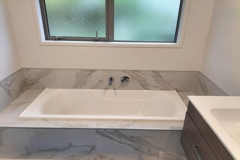 Photo of property in 137/2b Seaview Road, Westown, New Plymouth, 4310