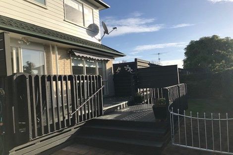 Photo of property in 2/270 Cascades Road, Botany Downs, Auckland, 2010