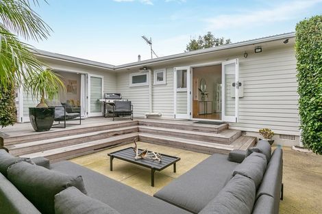 Photo of property in 19 Swan Crescent, Pakuranga, Auckland, 2010