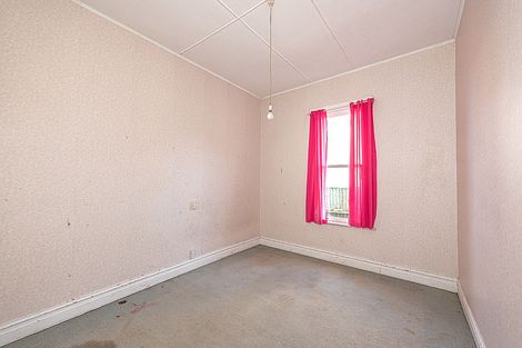 Photo of property in 2 Alma Road, Gonville, Whanganui, 4501