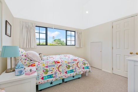 Photo of property in 18 Huia Street, Waikanae, 5036