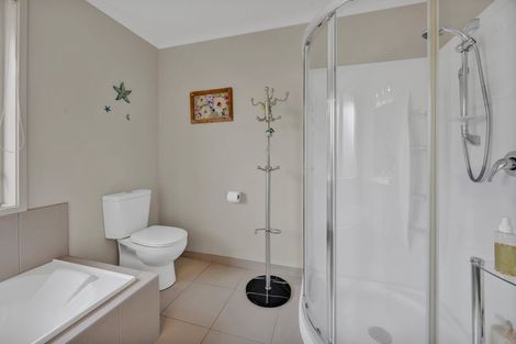 Photo of property in 5 Faber Place, Inglewood, 4330