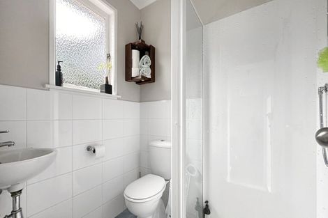 Photo of property in 11 Holgate Avenue, Herald Island, Auckland, 0618