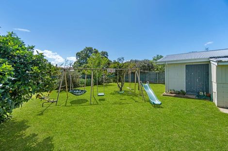 Photo of property in 17 Sackville Street, Martinborough, 5711
