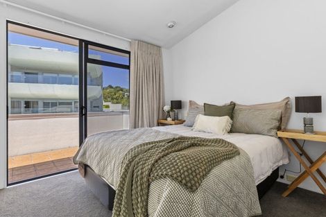 Photo of property in 2/227 Lake Terrace, Waipahihi, Taupo, 3330