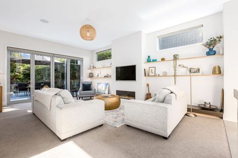 Photo of property in 15 Nikau Street, Eastbourne, Lower Hutt, 5013