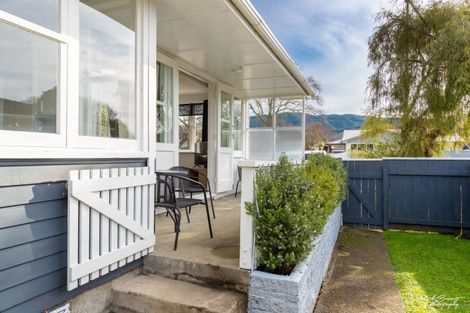 Photo of property in 1/400 Fergusson Drive, Heretaunga, Upper Hutt, 5018