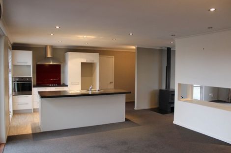 Photo of property in 6 Kereru Close, Halfway Bush, Dunedin, 9010