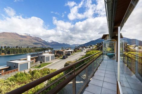 Photo of property in 20 Earnslaw Terrace, Queenstown, 9300