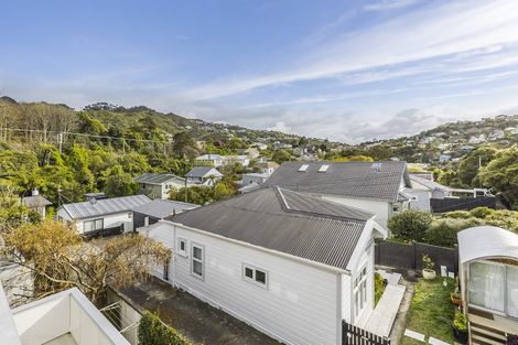 Photo of property in 1/12 Agra Crescent, Khandallah, Wellington, 6035