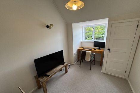 Photo of property in 2 Homewood Crescent, Karori, Wellington, 6012