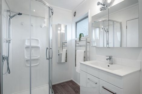 Photo of property in 1/290 Glenfield Road, Glenfield, Auckland, 0629