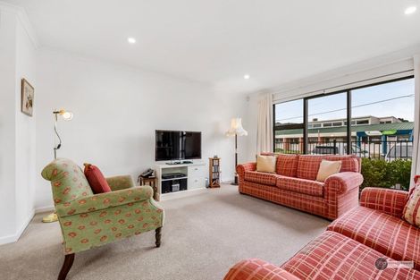 Photo of property in 1a Hay Street, Ebdentown, Upper Hutt, 5018