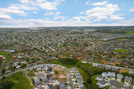 Photo of property in 1 Papauma Place, Papakura, 2110