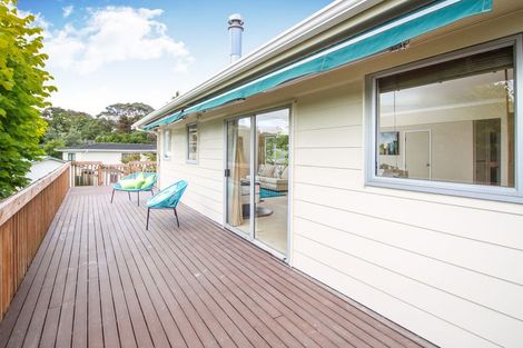 Photo of property in 19 St Catherine Crescent, West Harbour, Auckland, 0618